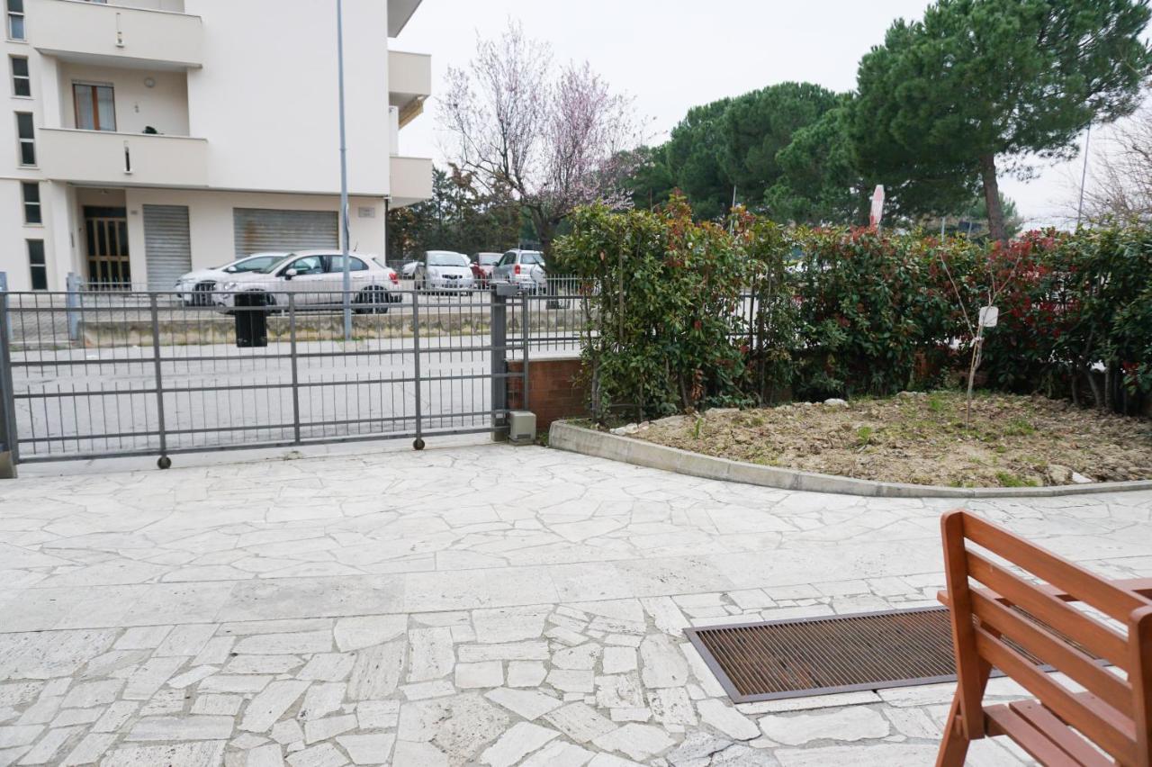 Al Mare Da Nonna Me' Apartment Porto SantʼElpidio Exterior foto